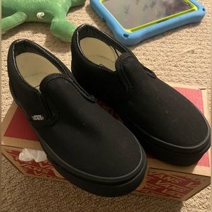 BNIB * Kids 11 * Black Slip On VANS